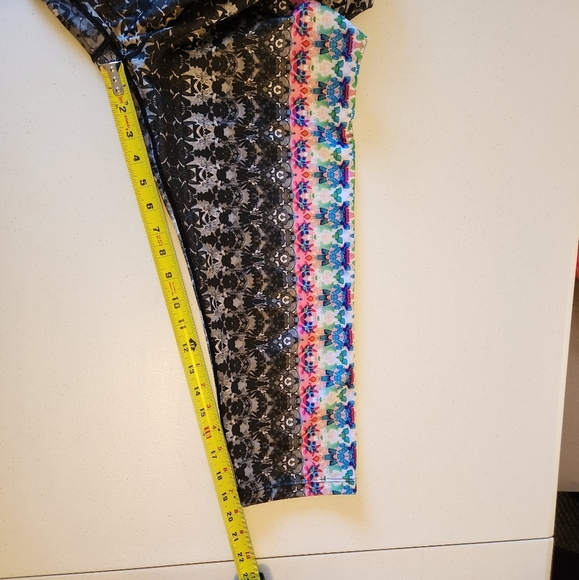 Prana Roxanne Capri Black Hydrobloom Yoga Leggings Size XL Mid-Rise Cropped Pant - Picture 11 of 11